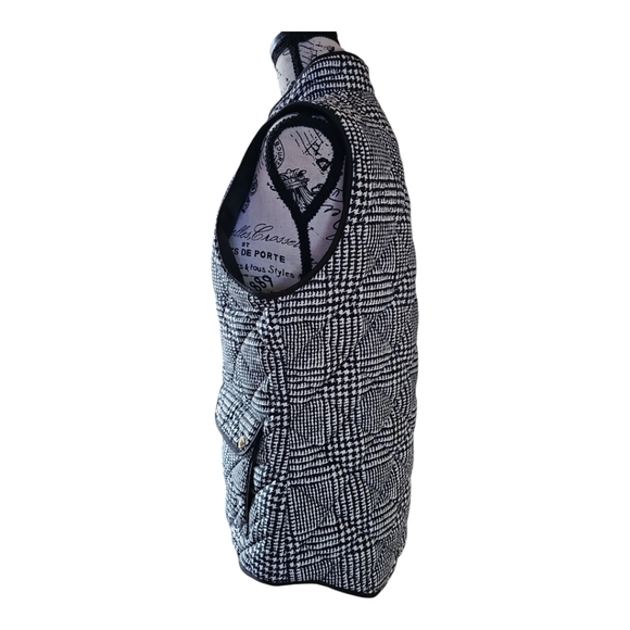 Catherine Malandrino Women's Puffer, Zip Quilted Vest NWOT - Picture 3 of 6